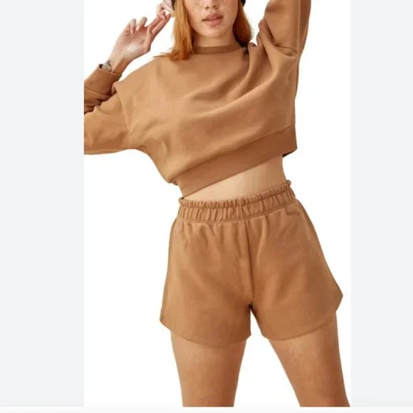 REFORMATION Hunter Classic Sweatshirt & Riley Short - Butterscotch - Picture 2 of 8